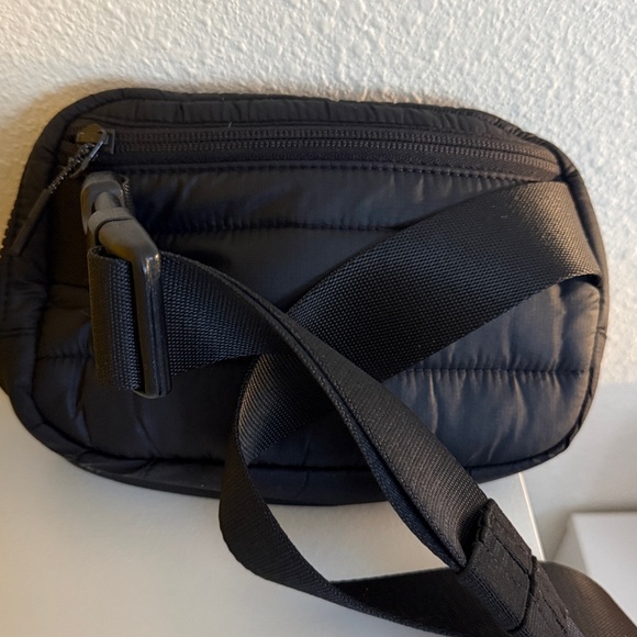 lululemon athletica WunderPuff 1L Black Belt Bag - Picture 8 of 8
